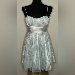B. Darlin Juniors Mint Green Layered Silver Tulle Semi Formal Dress Size 3/4